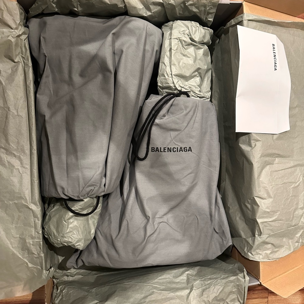 Balenciaga Vibrant Green Rain Boots - Picture 7 of 7